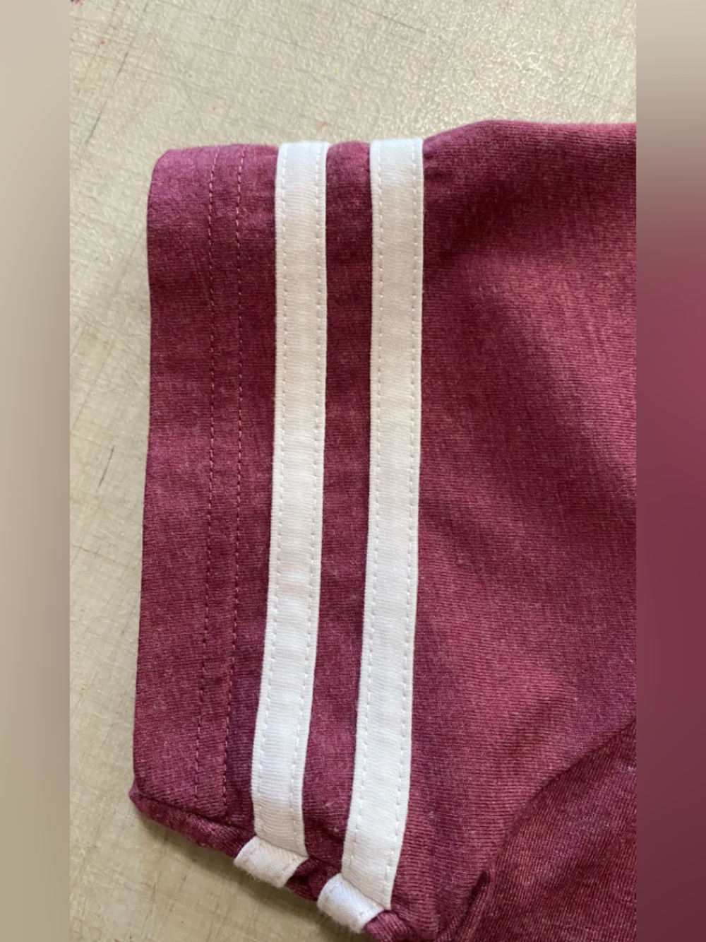 Women's V-Neck Lincoln Graphic Tee in Burgundy - Picture 6 of 9